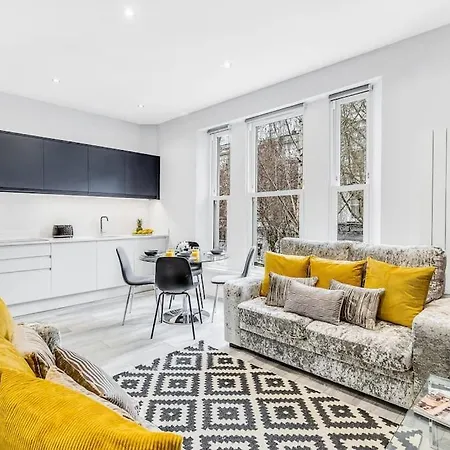 Lux Abbey Road Apartment Sleeps Up To 7